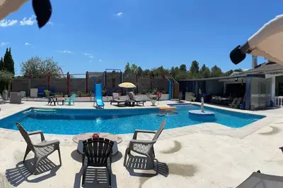 Image de Homerez - Villa à Turís, piscine partagée.