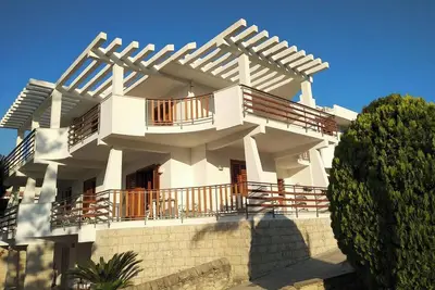 Image de Homerez - Maison spacieuse Ă Fontane Bianche, vue mer