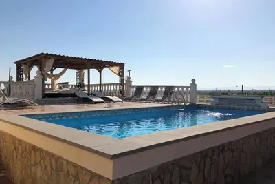 Image de Homerez - Villa à Olocau avec piscine