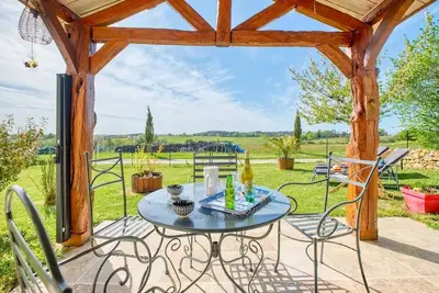 Image de Homerez - Maison confortable à Les Lèches avec jardin et terrasse