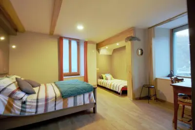 Image de Homerez - Maison familiale forestière à Cauterets avec vue montagne.