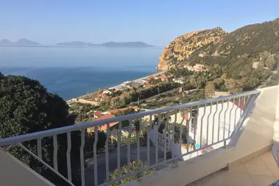 Image de Homerez - Studio charmant à Calava, 30 m², Balcon