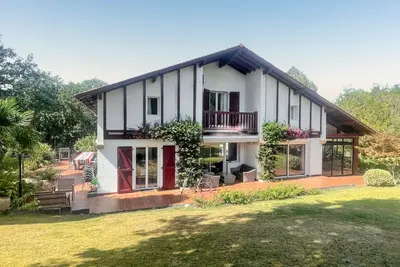 Image de Homerez - Villa élégante à Arbonne avec piscine privée