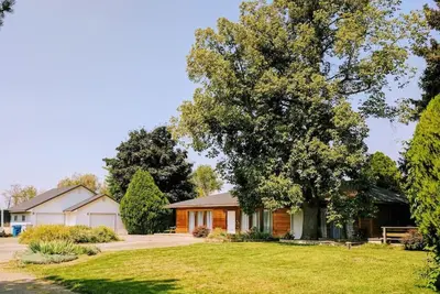 Image de Wingate - Meridian, Cozy Acreage in the heart of the city