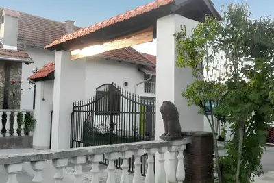 Image de Homerez - Maison Ă Kutina avec jardin