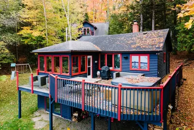 Image de Located right by Sir Sam's Ski & Bike - Let the adventures begin!