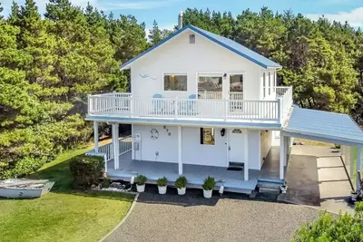 Image de Bluejay Beach House w/ Hot tub, near Westport, Wa