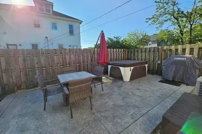 Image de 2br Hot Tub + Pet Friendly Near Osu & Short North