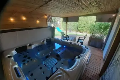 Le Petit Chalet Avec son Jacuzzi Couvert