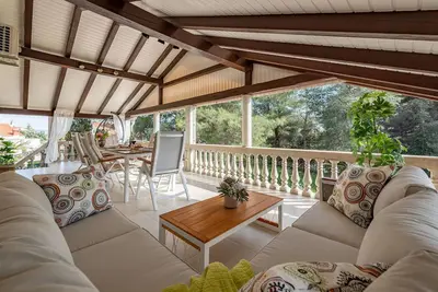 Image de Belle maison Ă Zdrelac avec jacuzzi