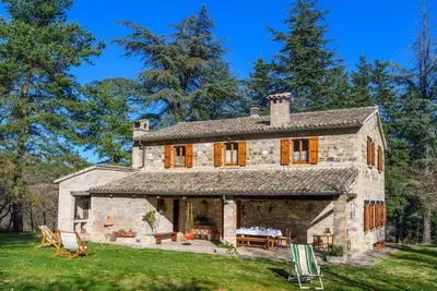 Image de Belle maison de 4 chambres Ă Acqualagna