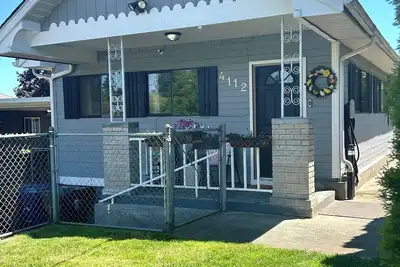 Image de Cheerful Proctor Home in the Heart of the 253\n