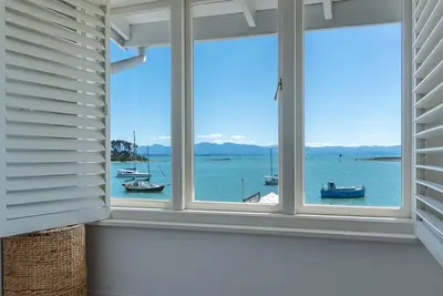 Image de Front row seats to Nelson's spectacular waterfront 'show'!