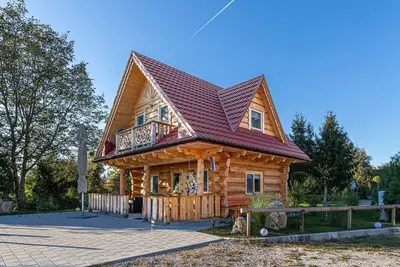 Image de Log Cabin Forest Fairy, PodÄŤetrtek, Slovenia