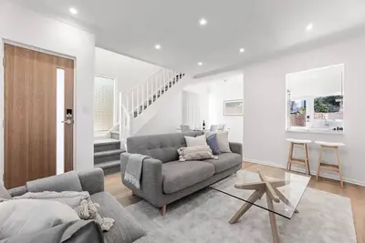 Image de Luxe Glenelg No. 1 | Beach, Backyard, Jetty Rd, Carport, Bbq, WiFi & Airport