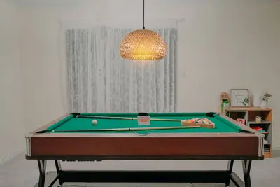 Image de Modern & Spacious Home- Free Parking & Free Wifi(2 mins to all amenities)