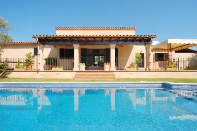 Image de Maison de campagne \"Mariposa\" avec piscine privée, Wi-Fi et climatisation