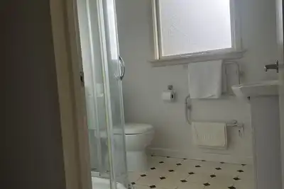 Image de Sunny House With 5 Bedrooms 7 Queen Beds 2 Bathrooms Near Airport