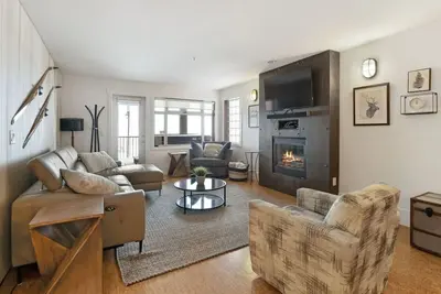 Image de Family Friendly Ski-In Condo with Hot Tub & Pool