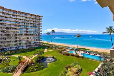 Image de The Whaler at Kaanapali: 515~Studio w Stunning Courtyard & Ocean Views