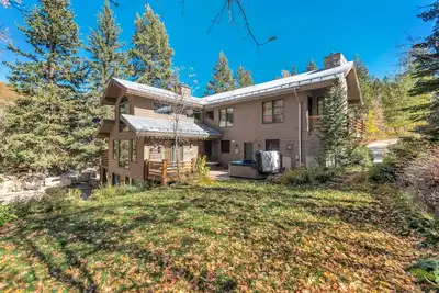 Image de Sundance Splendor: 5-Bed Cabin Oasis with Majestic Mountain Views