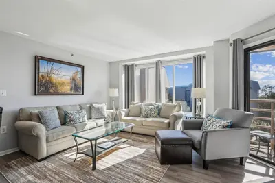 Image de 2514 Villamare ~ 5th Floor Villa, Just Steps to Beach