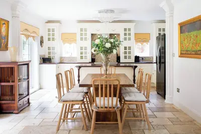 Image de Stunning 4 bedroom country home with hot tub, 15 minutes from Glasgow west end.