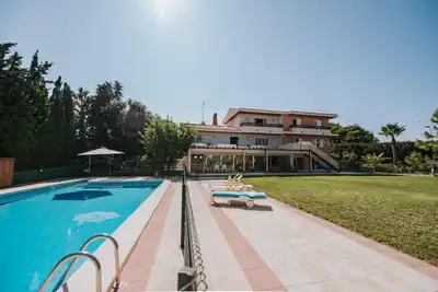 Image de Villa Balcón Rosa con Vistas a Torrevieja: Piscina, Sala de Juegos y Mucho Más!