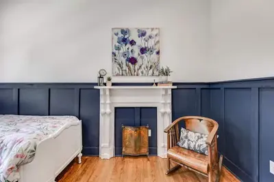 Image de Ella 1862- Charming 1862 home in historic downtown. Close to Adamson Square.