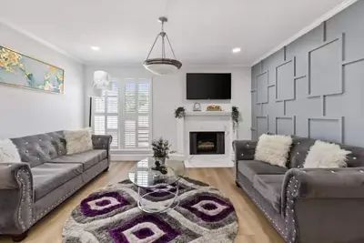 5 Star Stay*Gated Community*Fast Wifi