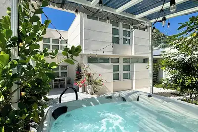 Condado Villa for Groups - Spa, Generator, Parking