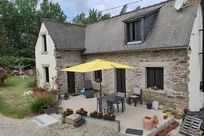 Image de Jolie petite maison bretonne, à 15km des plages de St Cast et St Jacut.