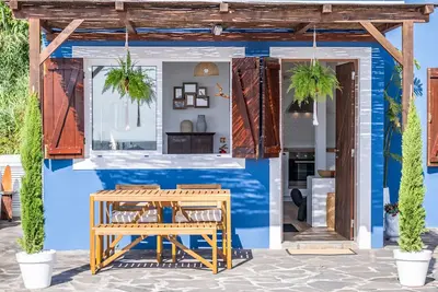 Image de Blue House - By Wehost