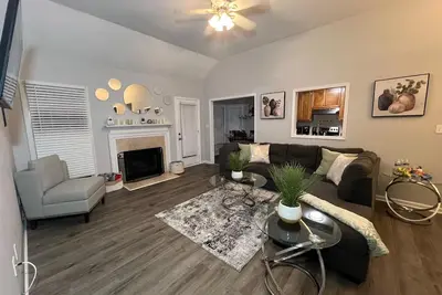 Image de Entire Renovated Beautiful Home - Close to Uga and Downtown Athens!