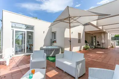 Image de Superbe maison à Augusta avec Wi-Fi