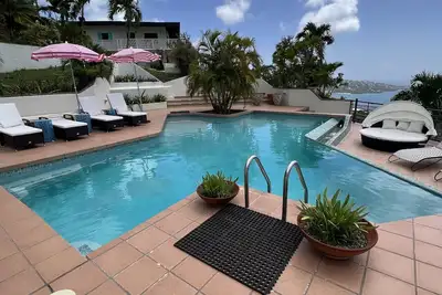 Image de Spectacular View of St Thomas Harbor from both floors & Pool at Bettye’s Villa.