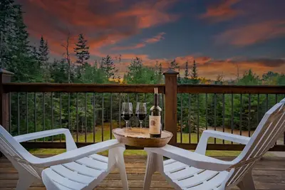 Image de Private Chalet/Hottub/Firepit/View/Game room/Sleeps 12/Close to Sunday River