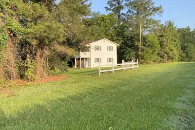 Image de The Perfect Home Base to Explore The Carolinas, See Family, or Find Quiet
