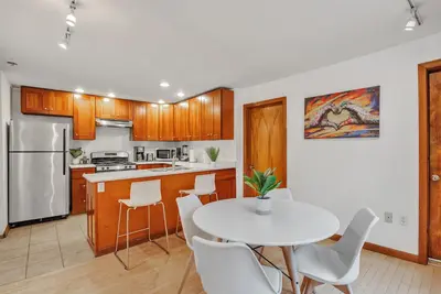 Image de Brand New Stylish Noho Apartment