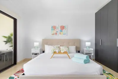 Image de Beautiful 2br Condo w/ Large Balcony in Palm Beach