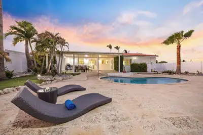 Image de 4br4ba w/ Private Pool ~ Walking distance to Ritz
