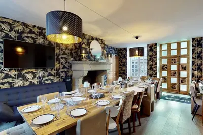 Image de Villa et Cour Paradis 22 pers 2 Gîtes : billard, 20 min mer