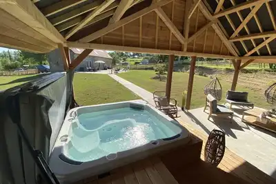 Image de Chaignonnières Roulotte 19pers 2 Gîtes : jacuzzi 15min mer
