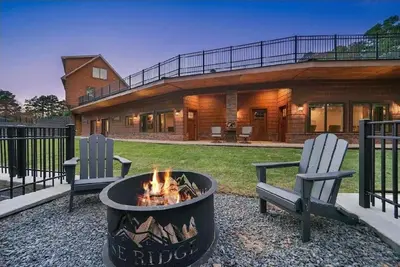 Mountainside Luxury Cottage 2—Location! Location!