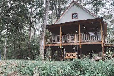Image de Fairytale Forest River Cabin