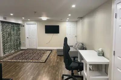 Image de Brand New Luxury Haven: Spacious 1br Basement Gem with Modern Elegance Galore!