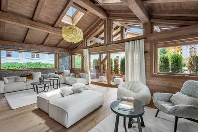 Image de Chalet de luxe à 2 pas des pistes avec piscine, sauna et salle de sport