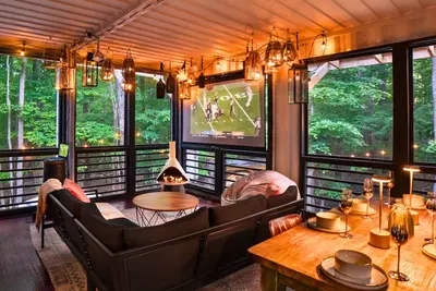 Image de Private Multi Family Retreat on 5 Acres!