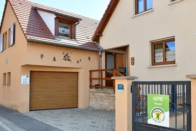 Image de Gîte charmant au calme, 2 personnes, proche vignobles et châteaux, animaux acceptés, terrasse jardin