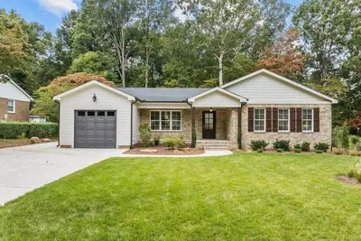 Stunning Home, conveniently located in Raleigh